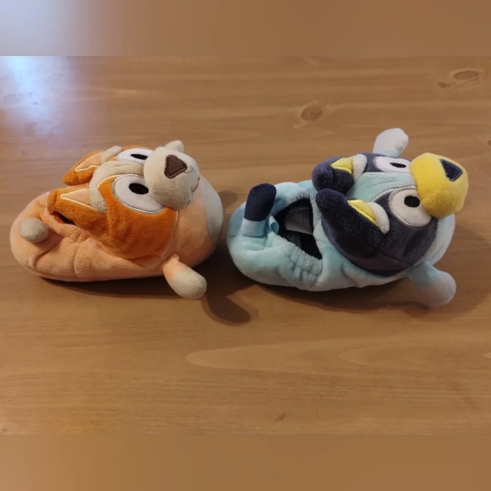 Bluey & Bingo Plush Slippers Kids Size 9/10 Soft Cartoon House Shoes